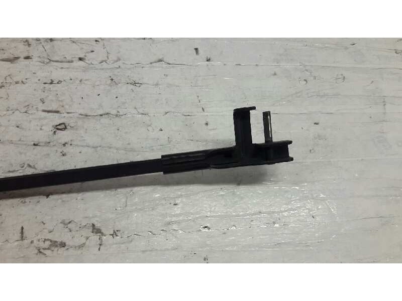 Recambio de brazo limpia delantero derecho para ford focus lim. (cb4) titanium referencia OEM IAM 4M5117526CC  