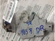 Recambio de cerradura puerta trasera derecha para nissan primera berlina (p11) básico referencia OEM IAM  CON CENTRALIZADO ELECT