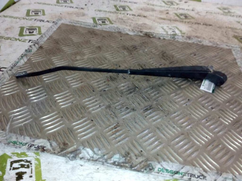 Recambio de brazo limpia para nissan trade 100 chasis cabina referencia OEM IAM   