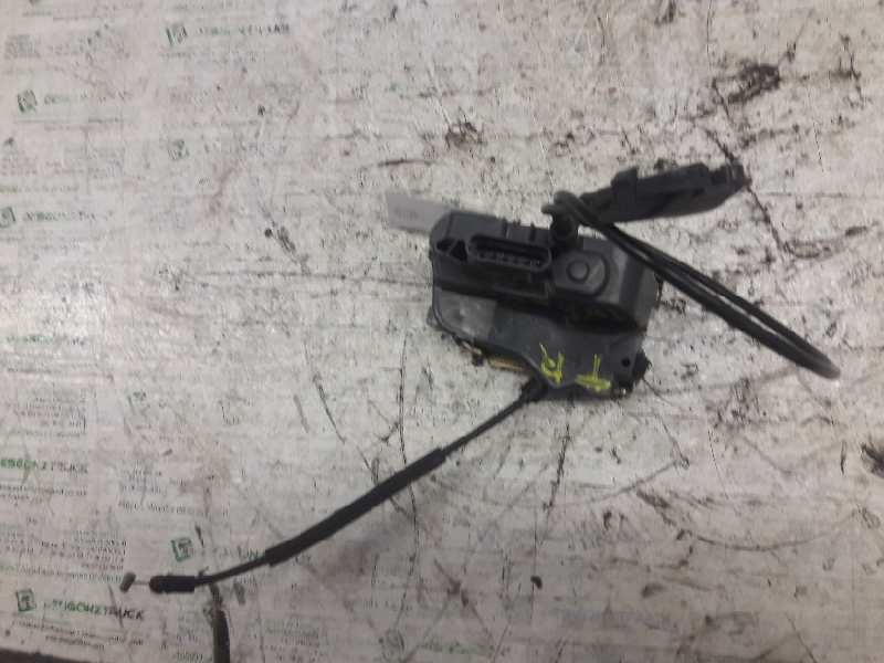 Recambio de cerradura puerta trasera derecha para renault scenic ii authentique referencia OEM IAM   