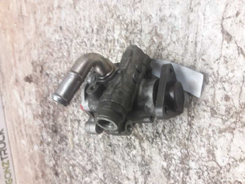 Recambio de bomba servodireccion para volkswagen passat berlina (3b2) básico referencia OEM IAM 8D0145156L  