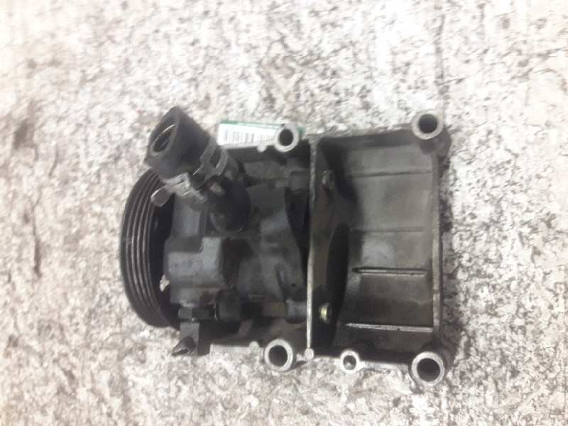 Recambio de bomba servodireccion para ford fiesta berlina (dx) ambiente referencia OEM IAM 96FF3A733BC  