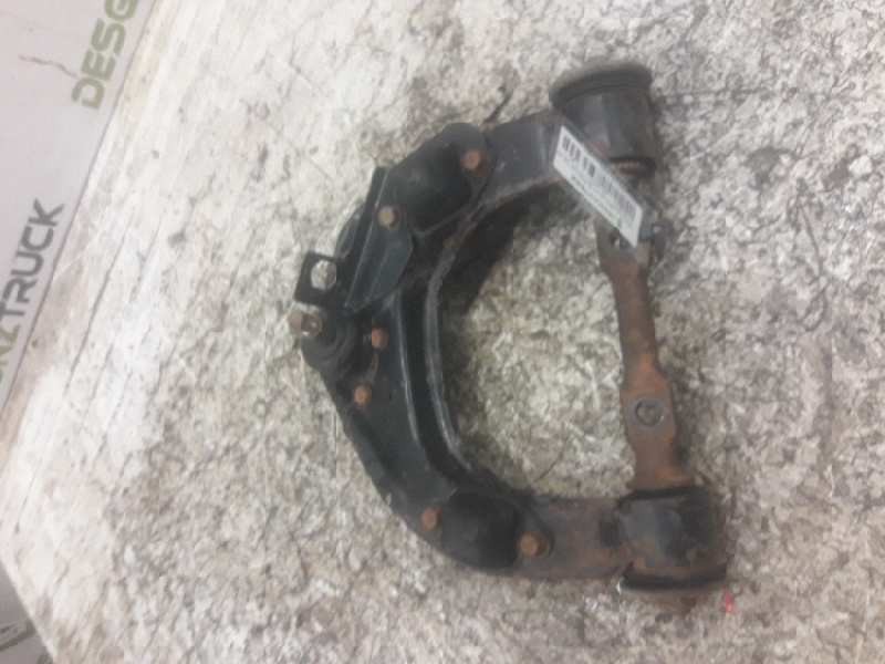 Recambio de brazo suspension superior delantero izquierdo para mitsubishi l 200 (k6/7) referencia OEM IAM   