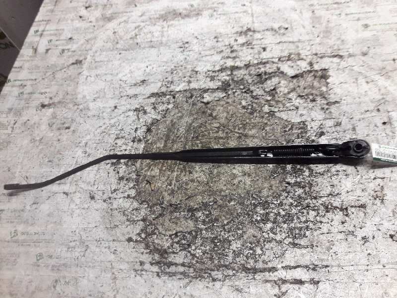 Recambio de brazo limpia delantero derecho para citroën c3 1.4 hdi sx plus referencia OEM IAM   