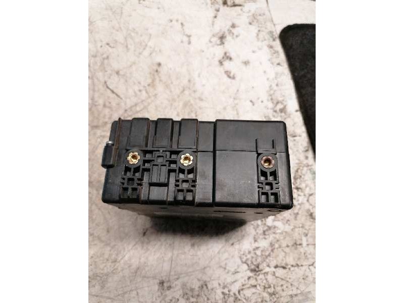 Recambio de centralita abs para toyota prius (nhw20) basis referencia OEM IAM 8968033010  