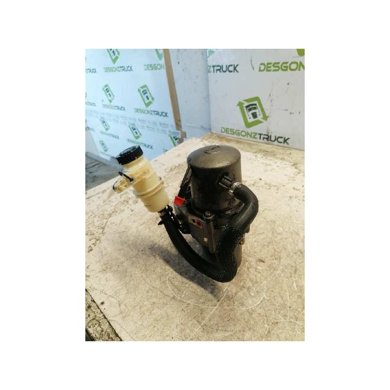 Recambio de bomba servodireccion para nissan serena (c23m) 2.3 diesel referencia OEM IAM PT56290 141111666 3/2 PINS