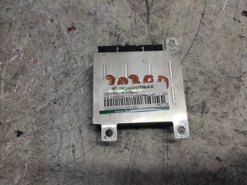 Recambio de centralita airbag para kia carens 2.0 turbodiesel cat referencia OEM IAM 0K2FD677F0  