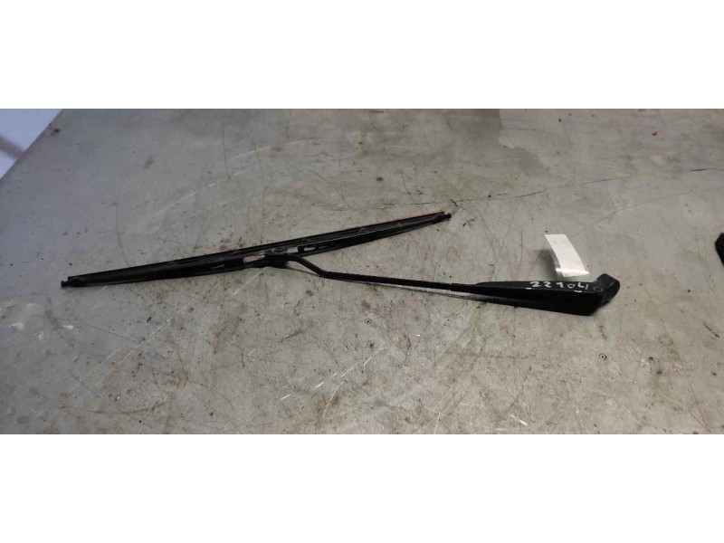 Recambio de brazo limpia delantero derecho para nissan pick-up (d22) cabina simple profesional 4x4 referencia OEM IAM   