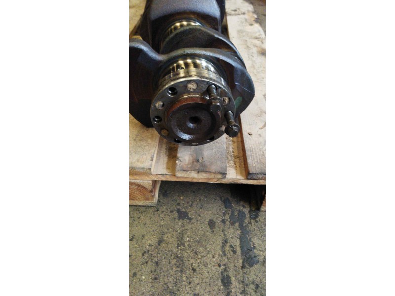 Recambio de cigueñal para renault magnum ab 2005 12.8 diesel referencia OEM IAM 7422235114  