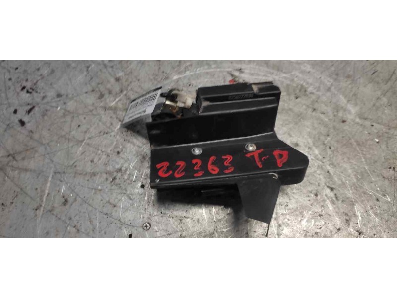 Recambio de cerradura puerta trasera derecha para dacia sandero referencia OEM IAM   