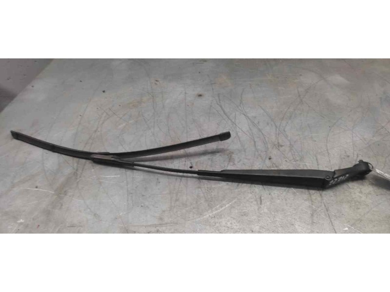 Recambio de brazo limpia delantero derecho para opel zafira b cosmo referencia OEM IAM   