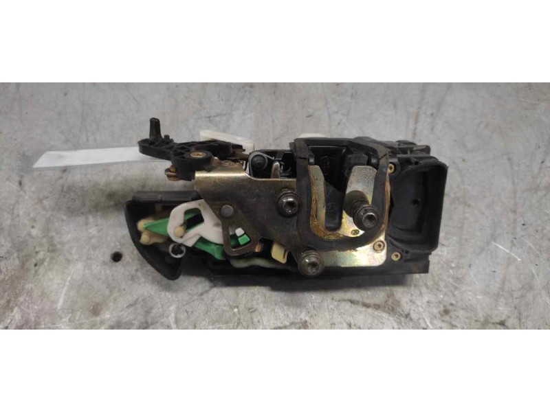 Recambio de cerradura puerta trasera derecha para opel frontera b basis referencia OEM IAM 16639860  