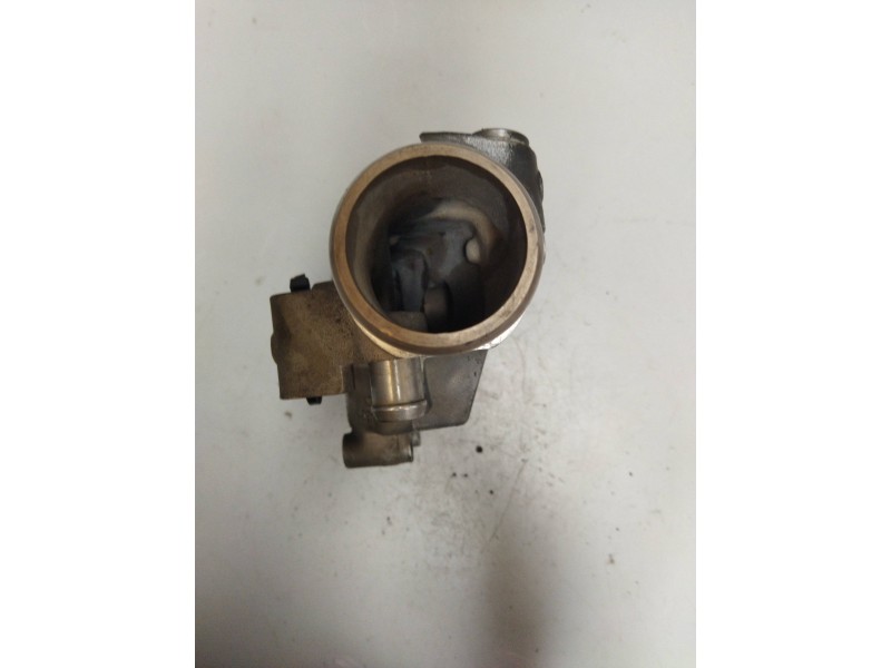 Recambio de colector admision para renault midlum referencia OEM IAM 23387961 23387960 