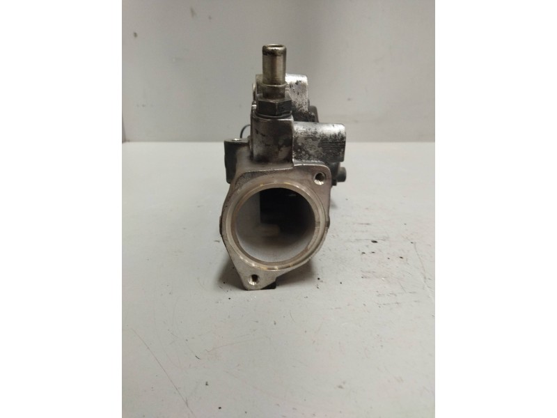 Recambio de colector admision para renault midlum referencia OEM IAM 23387961 23387960 