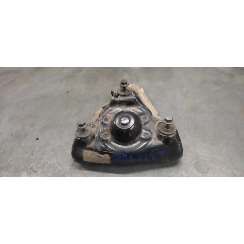 Recambio de brazo suspension superior delantero izquierdo para volkswagen passat berlina (3b2) comfortline referencia OEM IAM 8D