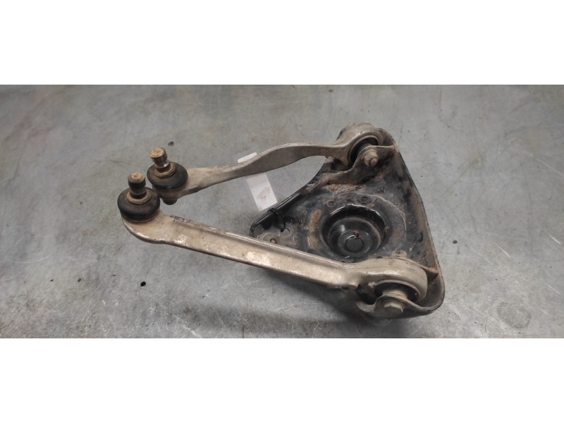 Recambio de brazo suspension superior delantero izquierdo para volkswagen passat berlina (3b2) comfortline referencia OEM IAM 8D