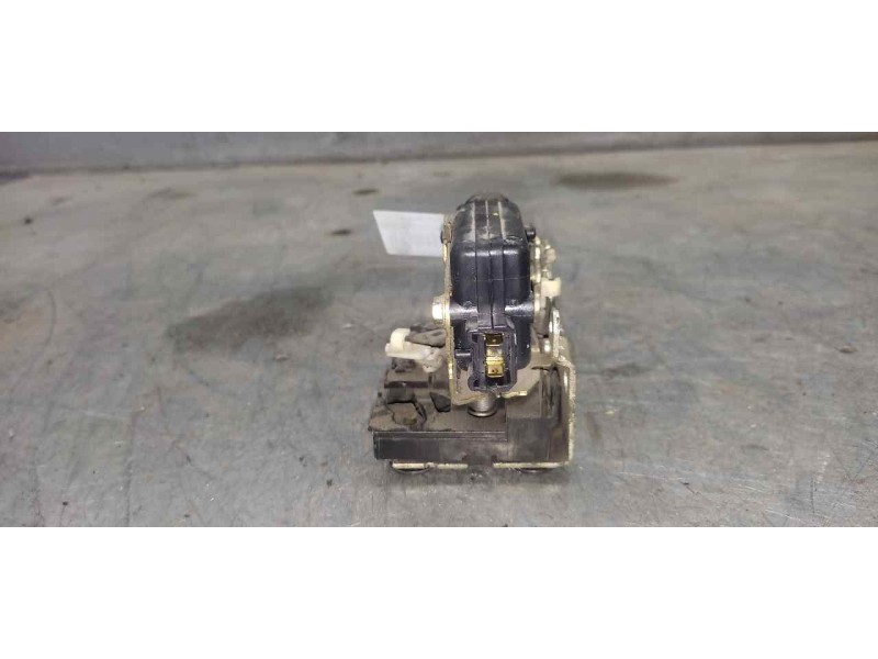 Recambio de cerradura puerta trasera derecha para dacia logan ambiance referencia OEM IAM 8200214015 2 PINS 