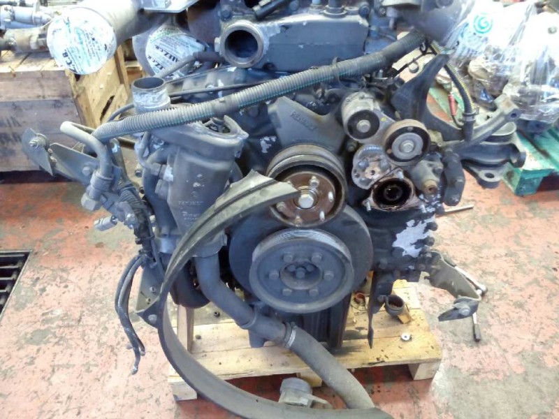 Recambio de despiece motor para renault trucks premium distribution 370.18d (362cv) referencia OEM IAM 11E+J01  