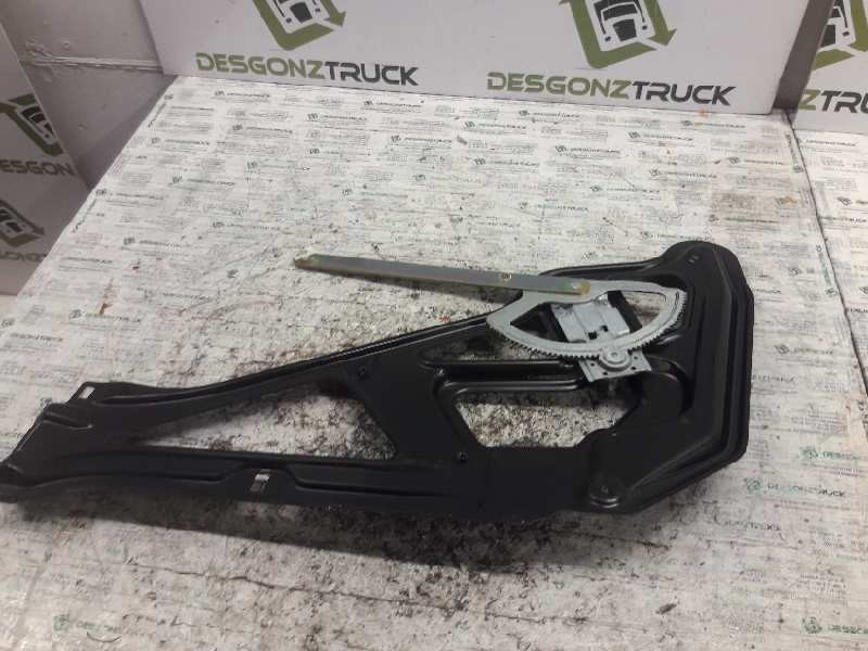 Recambio de elevalunas delantero izquierdo para volkswagen lt caja cerrada / combi (mod. 1997) referencia OEM IAM  MANUAL 