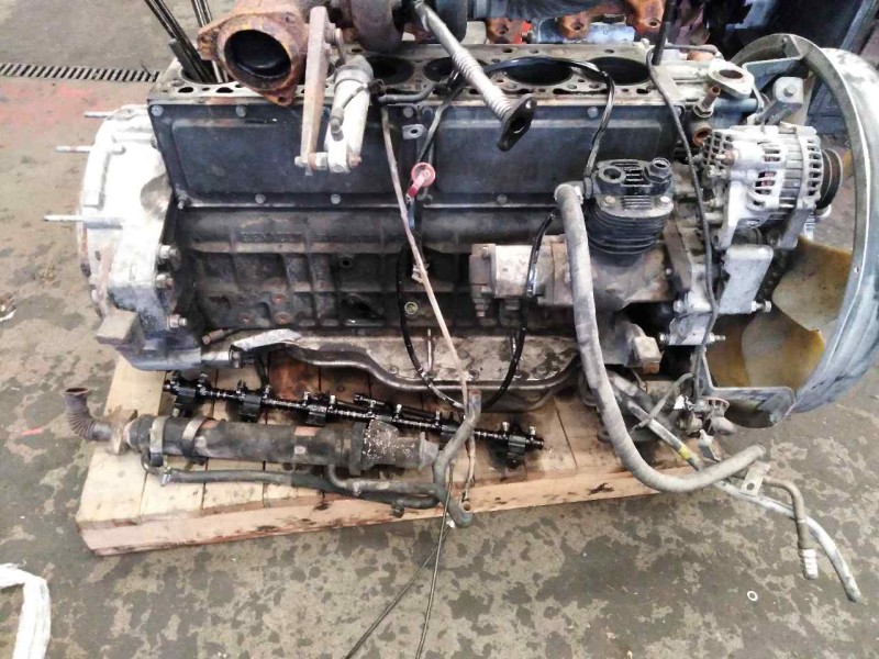 Recambio de despiece motor para renault hd 250.18 premium e2 fg modelo 250.18 184 kw cabina para dormir referencia OEM IAM DCI6A
