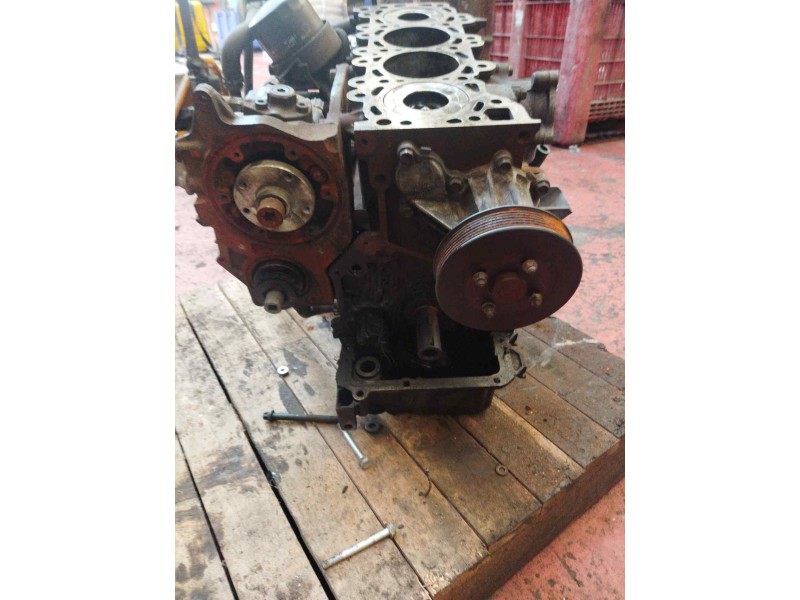 Recambio de despiece motor para nissan cabstar 09.06 2.5 diesel referencia OEM IAM YD25  