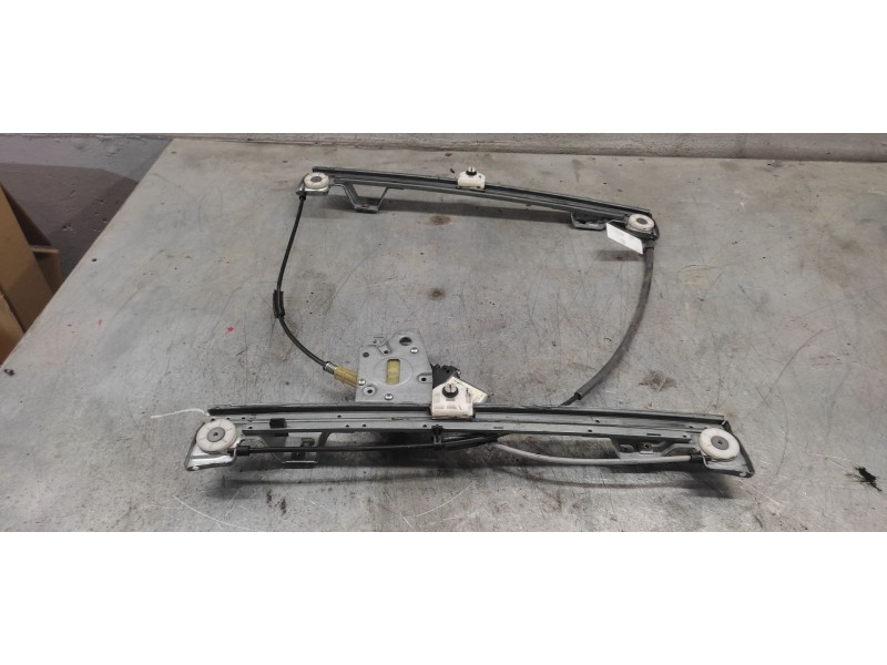 Recambio de elevalunas delantero izquierdo para renault kangoo dynamique referencia OEM IAM 402087A  