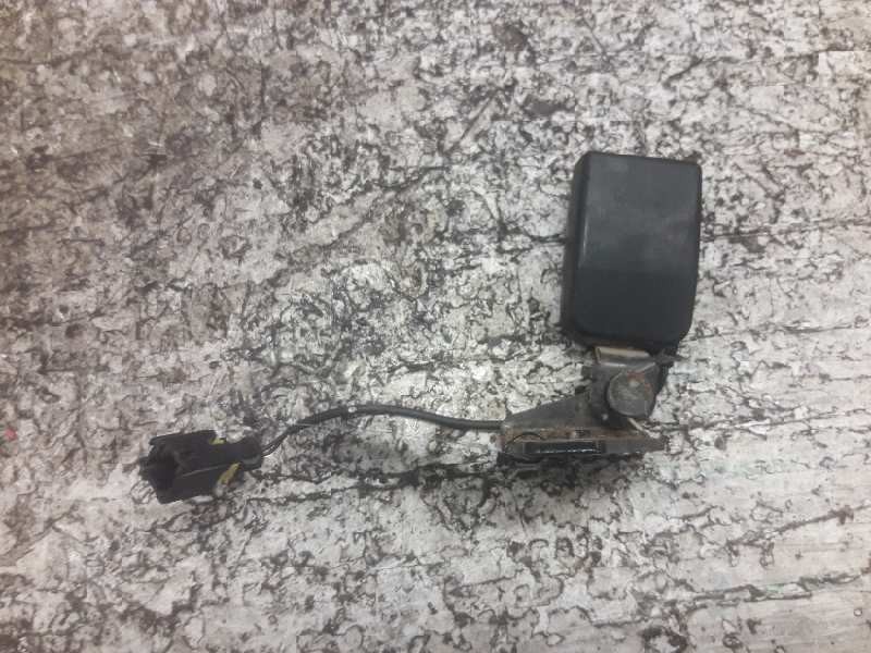 Recambio de enganche cinturon trasero izquierdo para peugeot 207 xs pack referencia OEM IAM   