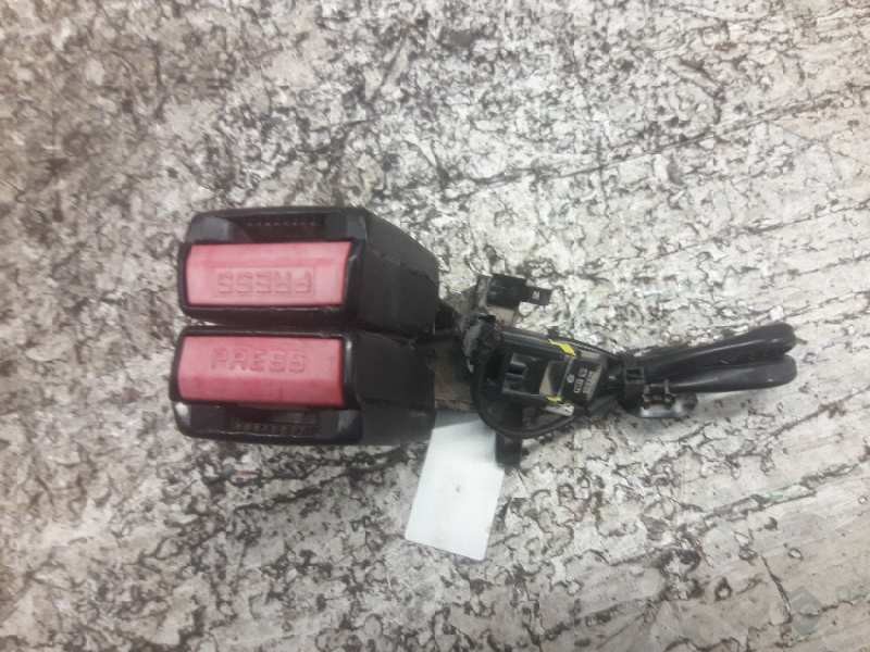 Recambio de enganche cinturon trasero derecho para peugeot 207 xs pack referencia OEM IAM   