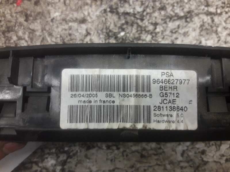 Recambio de mando climatizador para peugeot 307 (s1) xs referencia OEM IAM 9646627977 281138640 26/6/6 PINS