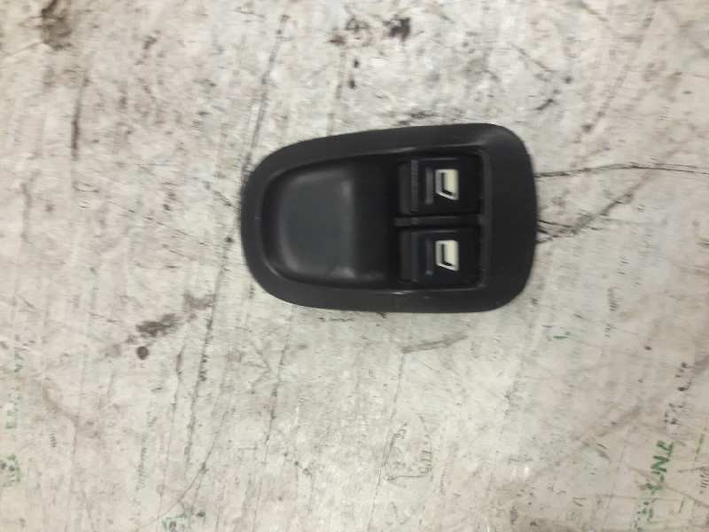 Recambio de mando elevalunas delantero izquierdo para peugeot 306 berlina 3/4/5 puertas (s2) style referencia OEM IAM   