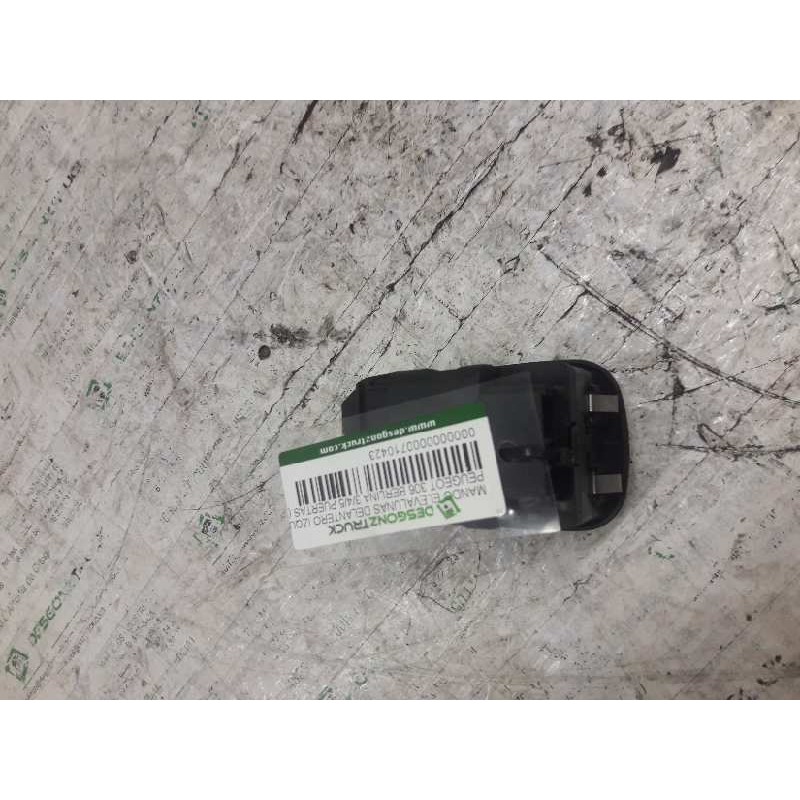 Recambio de mando elevalunas delantero izquierdo para peugeot 306 berlina 3/4/5 puertas (s2) style referencia OEM IAM   