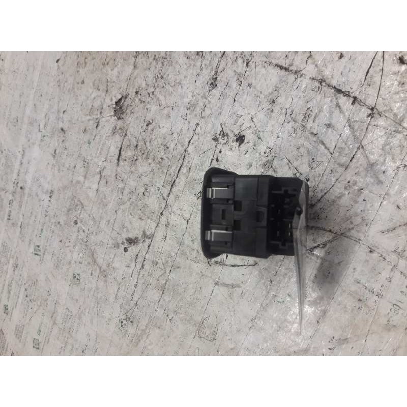 Recambio de mando elevalunas delantero izquierdo para peugeot 306 berlina 3/4/5 puertas (s2) style referencia OEM IAM   