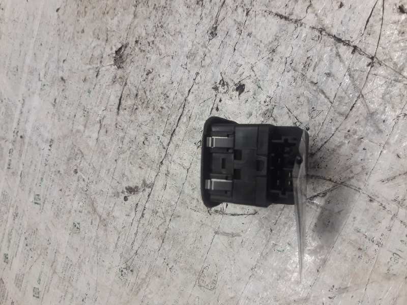 Recambio de mando elevalunas delantero izquierdo para peugeot 306 berlina 3/4/5 puertas (s2) style referencia OEM IAM   