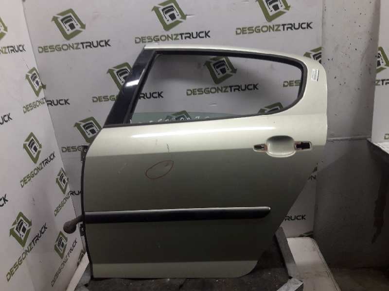 Recambio de puerta trasera izquierda para peugeot 407 st sport referencia OEM IAM   