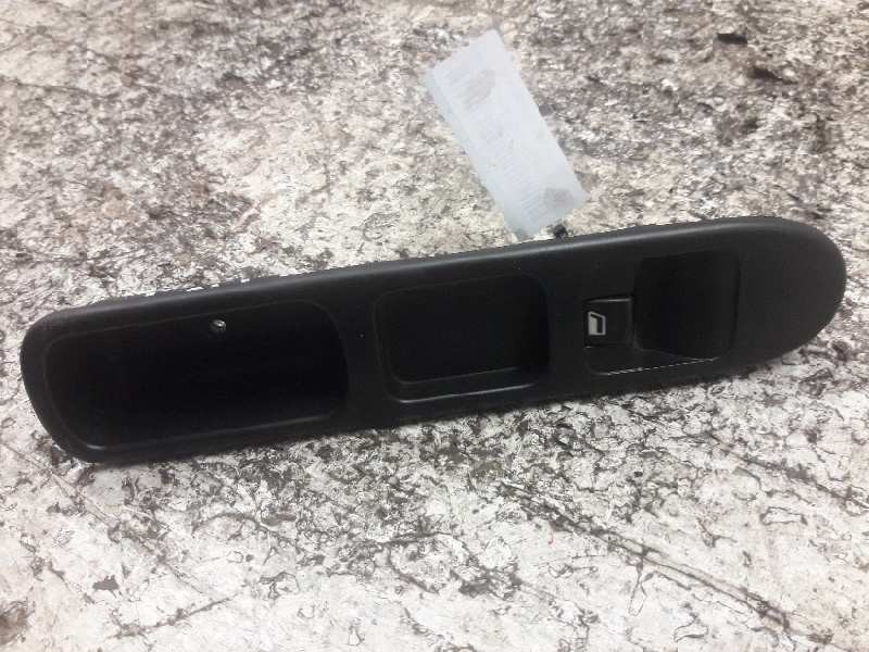 Recambio de mando elevalunas delantero derecho para peugeot 307 (s1) xr referencia OEM IAM  7 PINS 