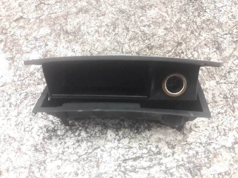 Recambio de cenicero para peugeot 407 st sport referencia OEM IAM 9644562177  