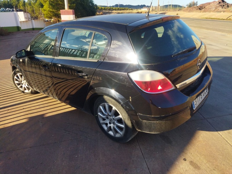 opel astra h berlina del año 2005