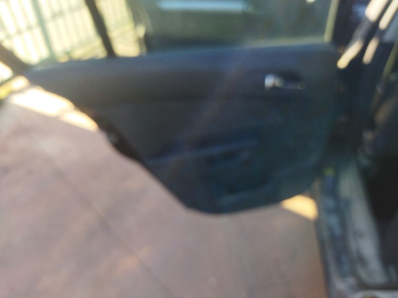 opel astra h berlina del año 2005