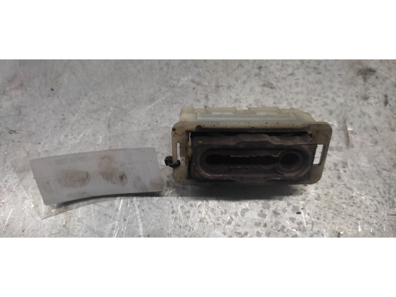 Recambio de soporte para peugeot 308 active referencia OEM IAM 9800613580 SOPORTE RADIADOR 