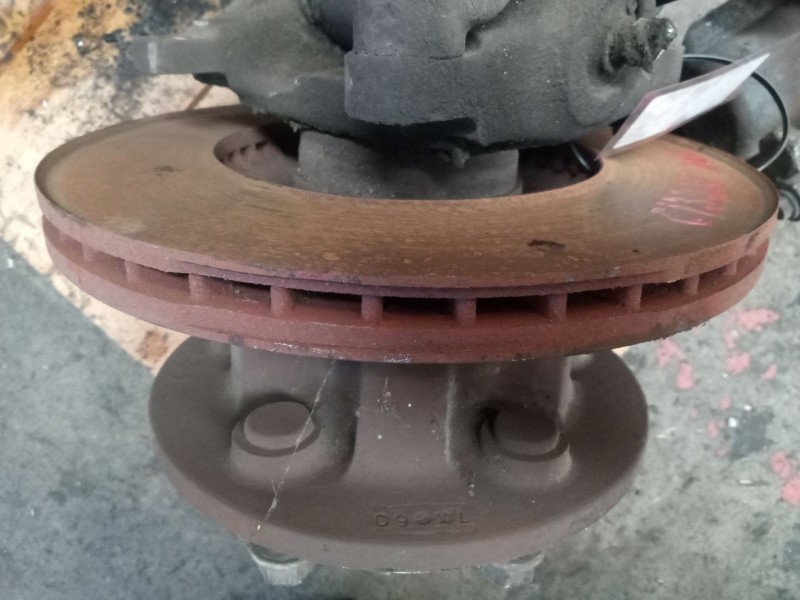 Recambio de buje delantero para nissan cabstar e referencia OEM IAM 402049x201  