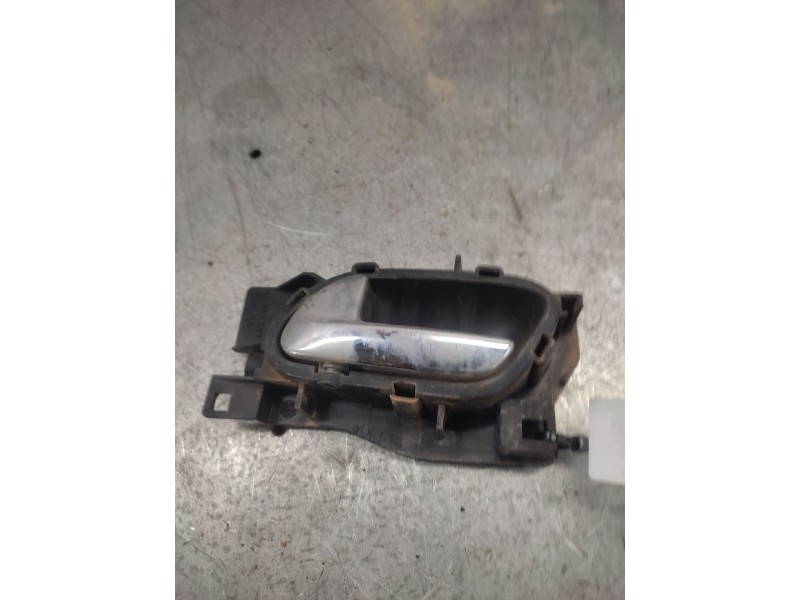 Recambio de maneta interior delantera izquierda para peugeot 407 sr confort referencia OEM IAM   