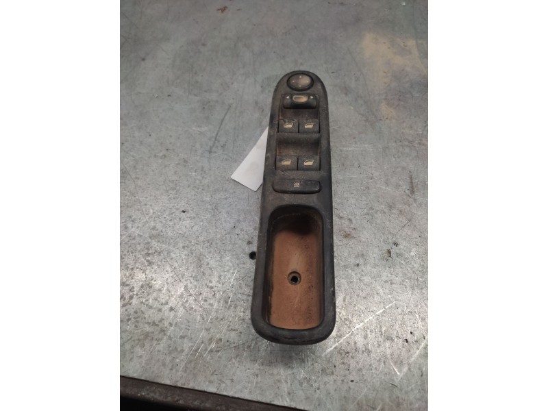 Recambio de mando elevalunas delantero izquierdo para peugeot 307 berlina (s2) xs + referencia OEM IAM 96531124XT  