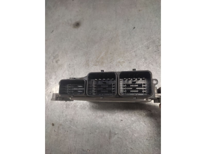 Recambio de centralita motor uce para citroën c3 picasso attraction referencia OEM IAM 0281017333 9666729580 9677013180