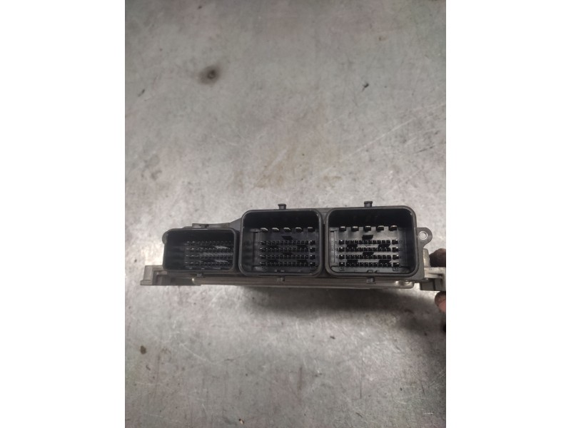 Recambio de centralita motor uce para citroën c3 picasso attraction referencia OEM IAM 0281017333 9666729580 9677013180