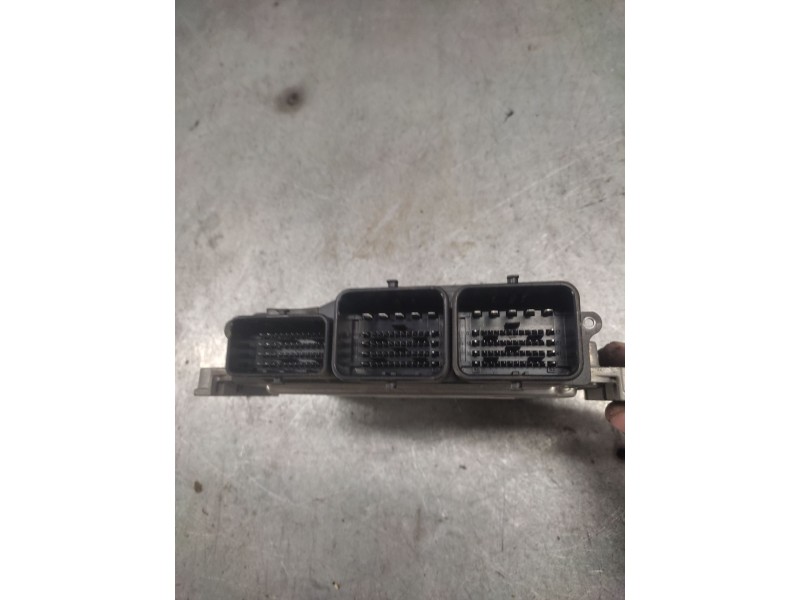 Recambio de centralita motor uce para citroën c3 picasso attraction referencia OEM IAM 0281017333 9666729580 9677013180