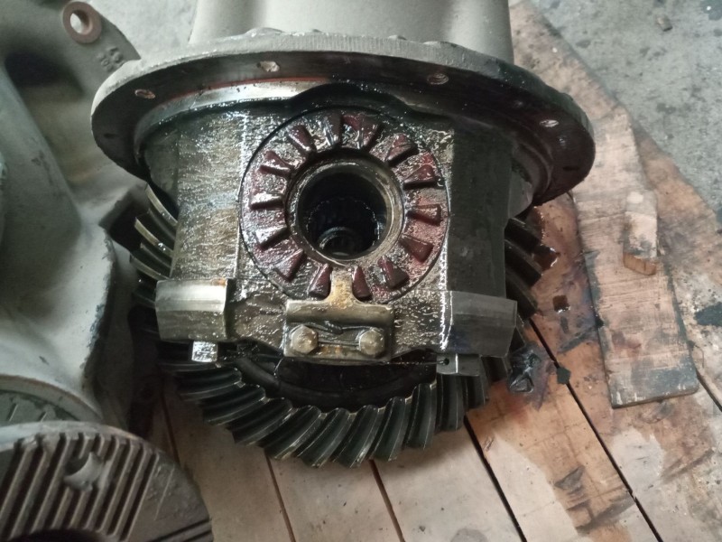 Recambio de grupo para nissan l80.09 referencia OEM IAM gd320 relacion:4.38/1=35/8 3800d6300