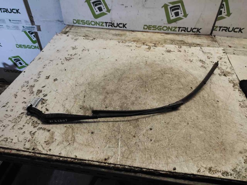 Recambio de brazo limpia delantero izquierdo para peugeot 207 xs pack referencia OEM IAM   
