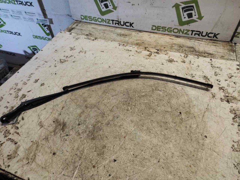 Recambio de brazo limpia delantero izquierdo para peugeot 207 xs pack referencia OEM IAM   