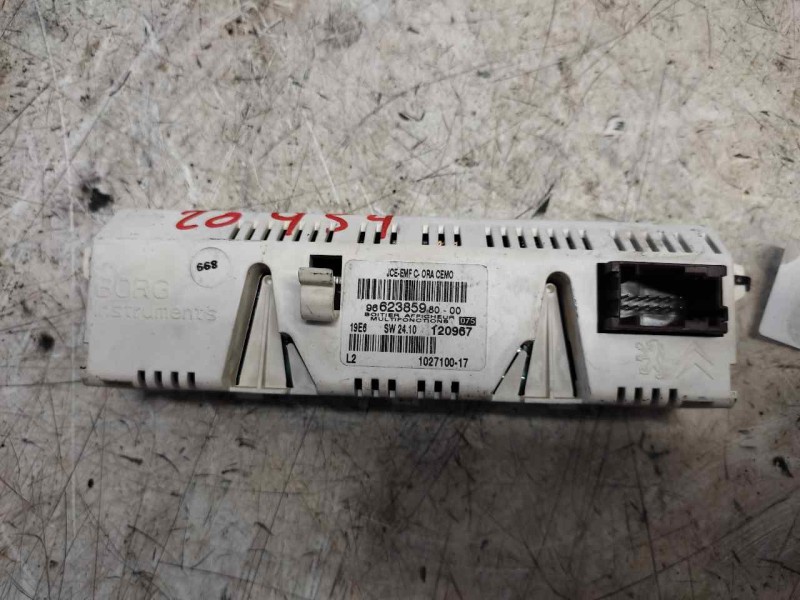 Recambio de pantalla multifuncion para peugeot 207 xs pack referencia OEM IAM 9662385980  