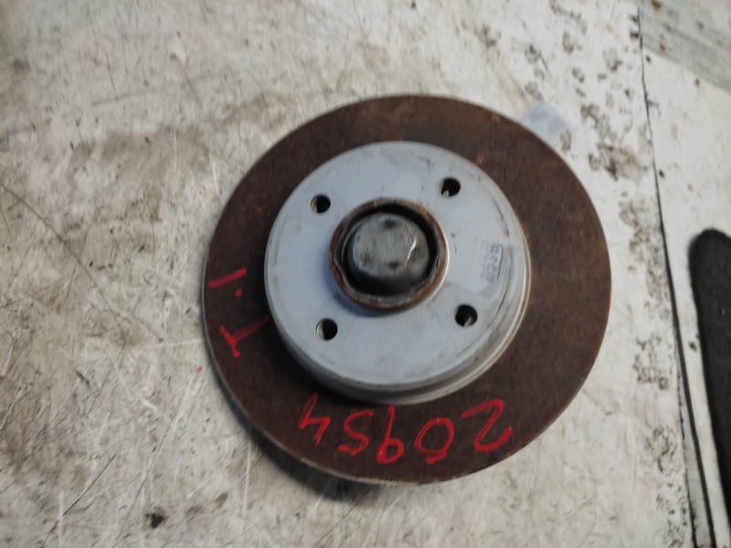 Recambio de buje trasero izquierdo para peugeot 207 xs pack referencia OEM IAM   